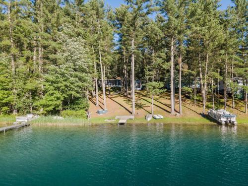 Putman Lake Cabin & Bunkhouse Beach AC Fish in Baldwin, USA