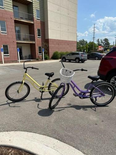Cute Condo TART Trail Bikes AC Downtown in Traverse City, USA