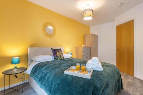 Stylish 2 bedroom City Centre Apartment sleeps 6 with Free Convenient Bullring , Grand Central Parking, Birmingham (photo 5)