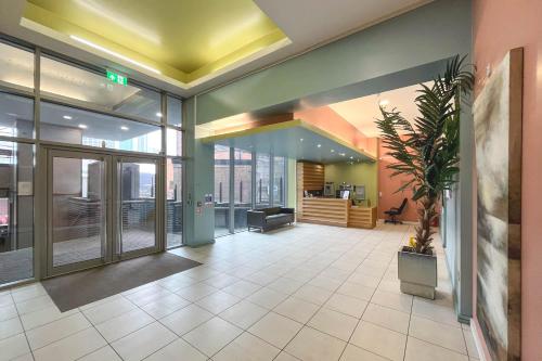 Stylish 2 bedroom City Centre Apartment sleeps 6 with Free Convenient Bullring , Grand Central Parking, Birmingham (photo 9)