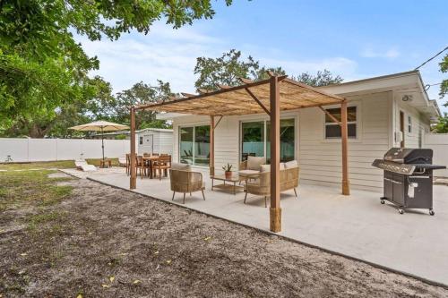 Casa Isla Retreat - near Anna Maria Island in Bradenton, USA