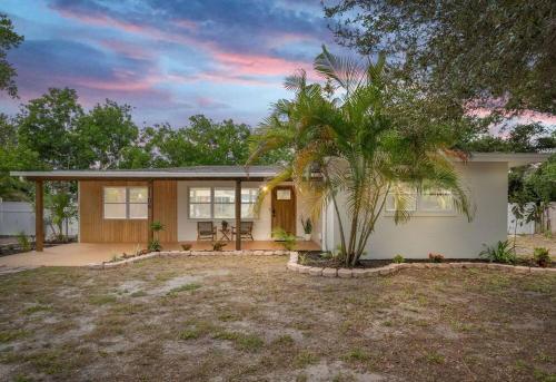 Casa Isla Retreat - near Anna Maria Island in Bradenton, USA