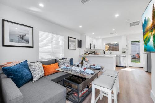 Létesítmények, Cozy Cottage, Brand New, fully Private, walk to Everything in Thousand Oaks