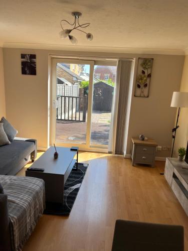 Stylish 2 Bedroom Home In Essex
