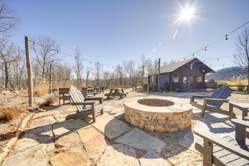 4 Mi to Lake Tuckasegee Home with Community Perks