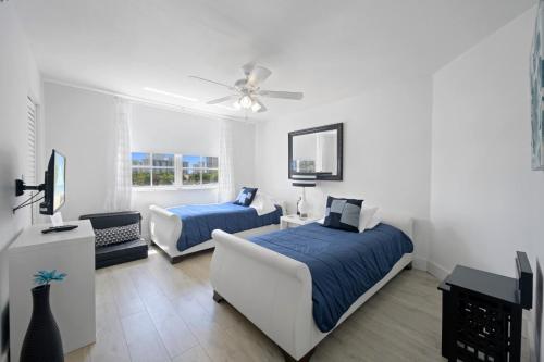 Yacht Club at aventura Amazing Marina view parking included in Miami, USA