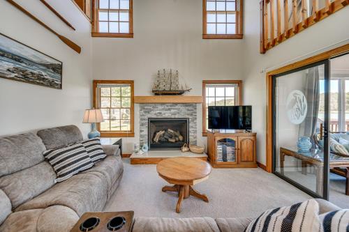 Scenic Port Haywood Gem with Waterfront Views! in Onemo, USA