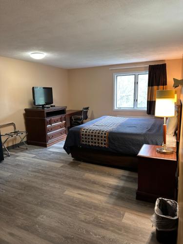 Wickford Motor Inn - image 14