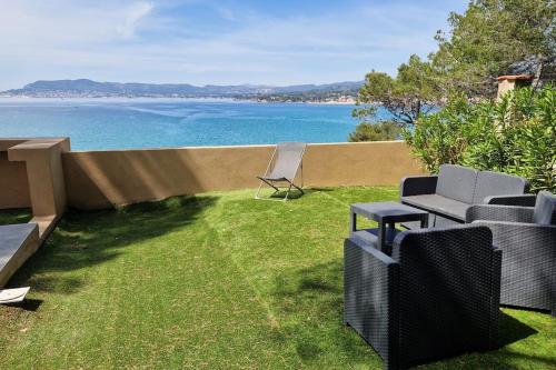 Grande maison climatisée piscine en bord de mer