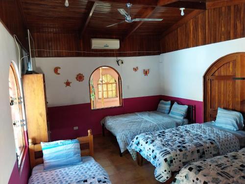Las cabinas del sueño (Las cabinas del sueno) in 尼科亞