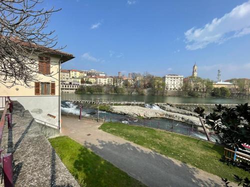 Acqua Piatta - L'Ostello del Canoa – Ivrea, NY