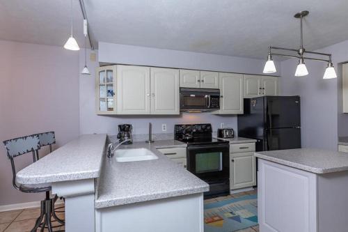 Shipwatch 222D by Wild Dunes, Oceanfront Condo in Isle of Palms, USA