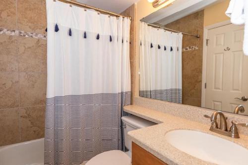 Shipwatch 222D by Wild Dunes, Oceanfront Condo in Isle of Palms, USA