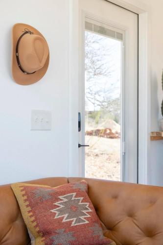 Romantic Couples Retreat in Nature Under the Stars in Luckenbach, USA
