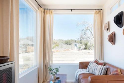 Romantic Couples Retreat in Nature Under the Stars in Luckenbach, USA
