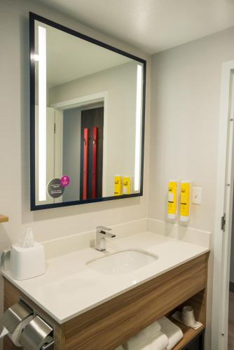 Tru By Hilton Cedar Rapids Westdale - image 9