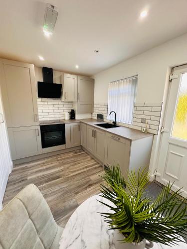 R-1 Newly renovated En-Suite Self contained Private Room in Selly Oak Birmingham, Birmingham (fotografie 7)