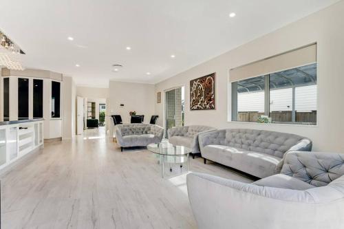 5 BDR Flat Bush Mansion - Central Aircon, Fast WiFi, Pool Table, Netflix and More!, Auckland (fotografie 4)