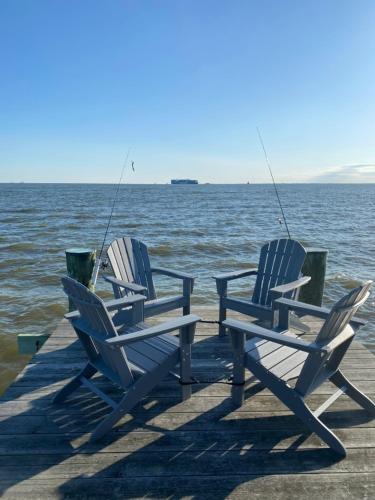 Bay Home in Annapolis with Private Dock