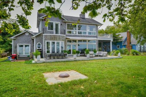 Bay Home in Annapolis with Private Dock in Annapolis, USA