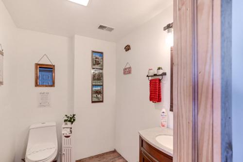 Mountaintop Chalet- 15 Min to Snowshoe Resort - image 14