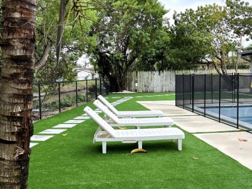 Renovated Villa Resort style pool, BBQ & Ping Pong patio detail