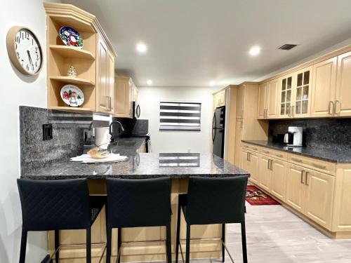 Facilities, Renovated Villa Resort style pool, BBQ & Ping Pong patio in Westwood Lakes