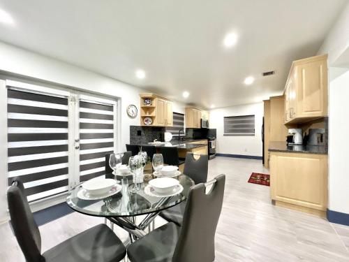 Facilities, Renovated Villa Resort style pool, BBQ & Ping Pong patio in Westwood Lakes