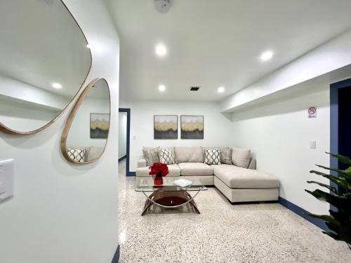 Facilities, Renovated Villa Resort style pool, BBQ & Ping Pong patio in Westwood Lakes