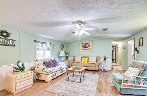 Dunnellon Home about 7 Mi to Three Sisters Springs! in Crystal River, USA