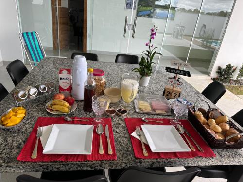 Suíte aconchegante com delicioso café da manhã