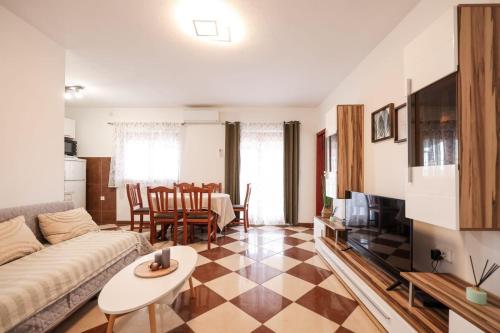 Apartments with a parking space Bibinje Zadar - 18056 - image 3