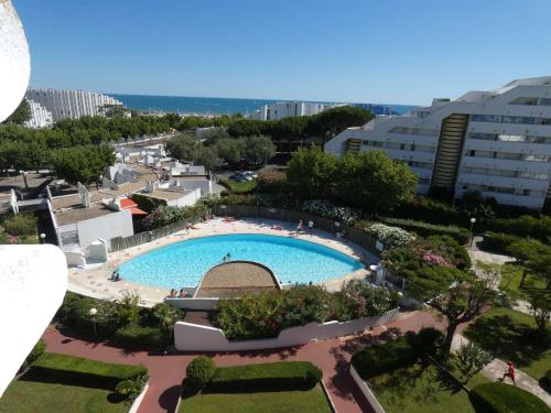 Appartement 3 pièces cabine avec piscine, vue mer, proche plage - FR-1-328-248 – khách sạn tại Le Couchant