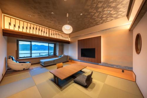 Premium Quadruple Room with Sea View