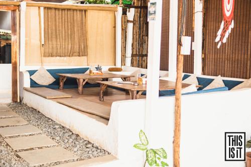 Restaurant, This is it Beachfront - Rooms, Cafe & Events in Arambol