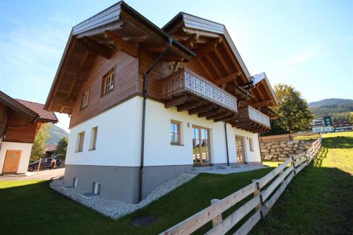 Three-Bedroom Chalet with Terrace and Balcony image 6