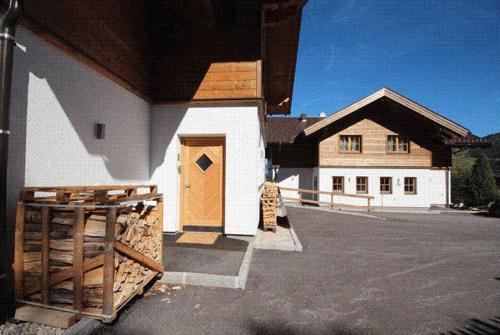 Ski in/Ski out Chalets Tauernlodge by Schladming-Appartements - image 3