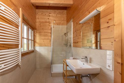 Three-Bedroom Chalet with Terrace and Balcony image 10