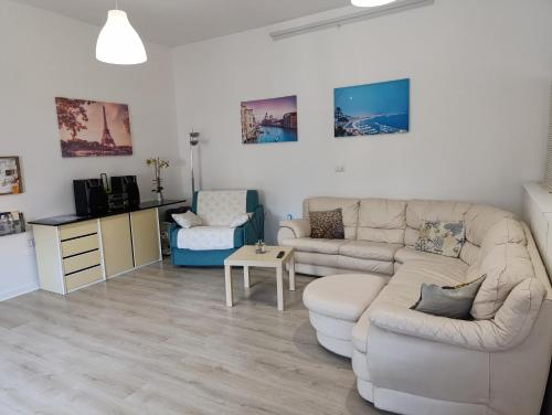  Casa con ampio giardino e patio in Acerra