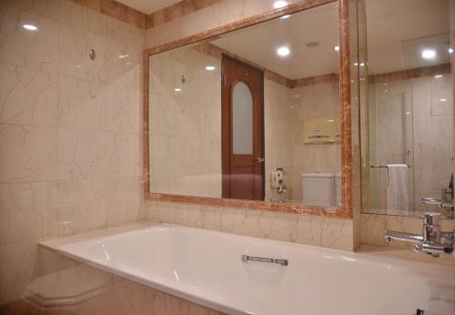 Exquisite Suite image 2
