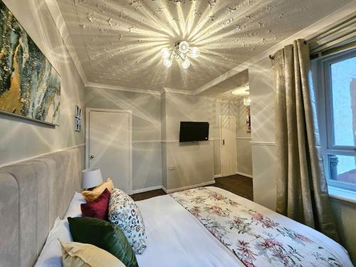 Craigietinny Road Apartment- 3 beds - image 9