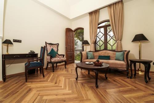 INFINITEA Dakbunglow Palampur in Lohna