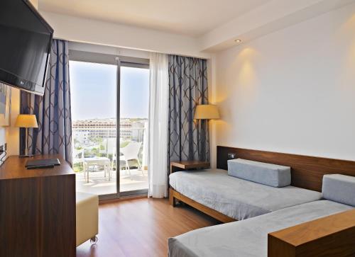 Hipotels Cala Millor Park - image 2