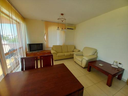 ネセバル Апартаменти СЪНИ БЕИ 5つ星 ゲストハウス スイート