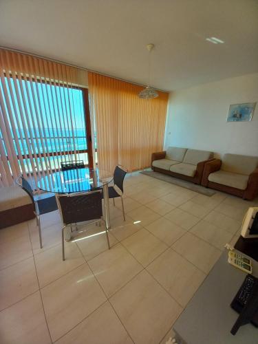 ネセバル Апартаменти СЪНИ БЕИ 5つ星 ゲストハウス スイート