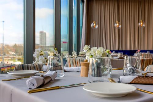 Warsaw Marriott Hotel - image 5