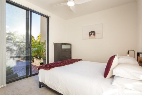Stylish 2-Bed Unit with Garden Patio and Balcony - main image