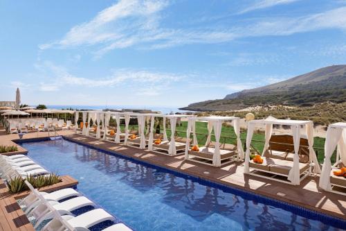 VIVA Cala Mesquida Resort & Spa - 수영장