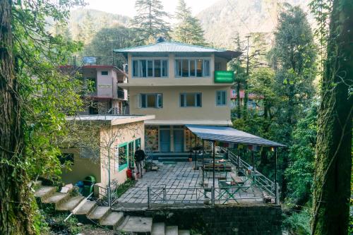 Eevolve Dharamkot - An Eco Hostel