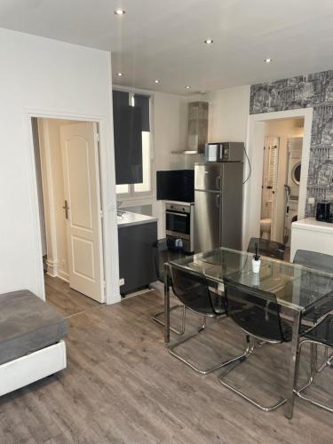 Mary's Hotel République - image 4